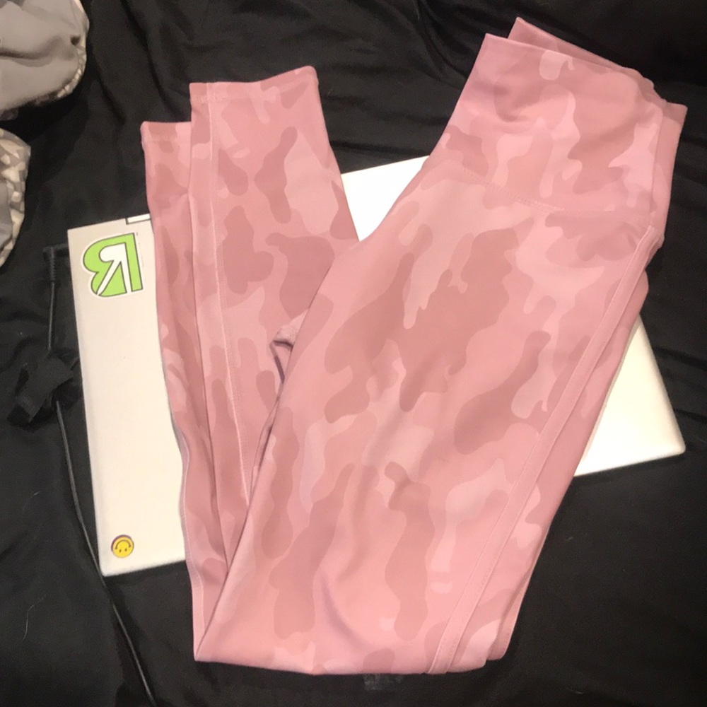 BuffBunny Eclipse Leggings in Mauve Camo